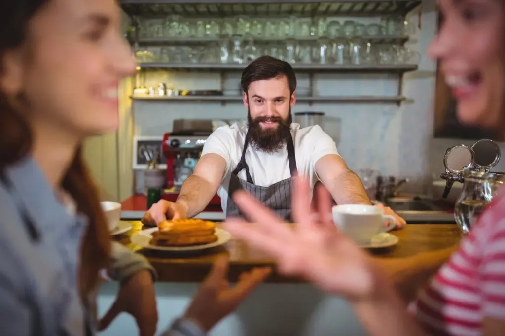 Los que recogen su mesa en restaurantes revelan 7 traits psicológicos sorprendentes